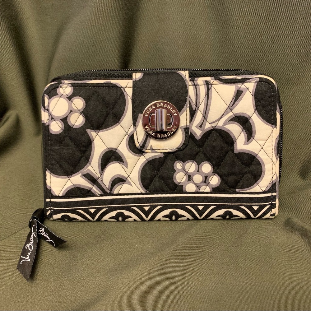 Vera Bradly Night and Day Snap Latch Folded Wallet
